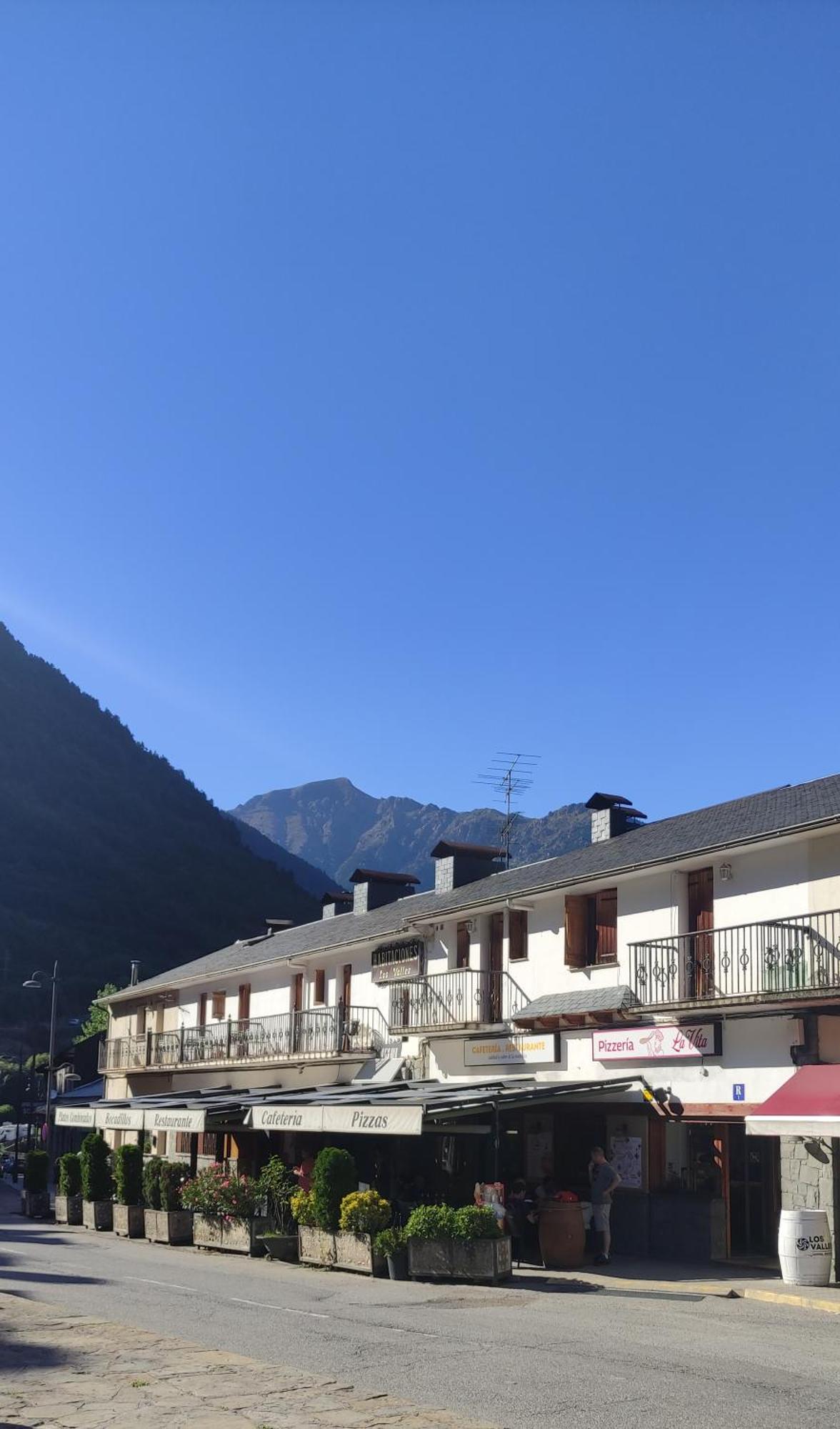 Hostal Los Valles Bielsa Extérieur photo