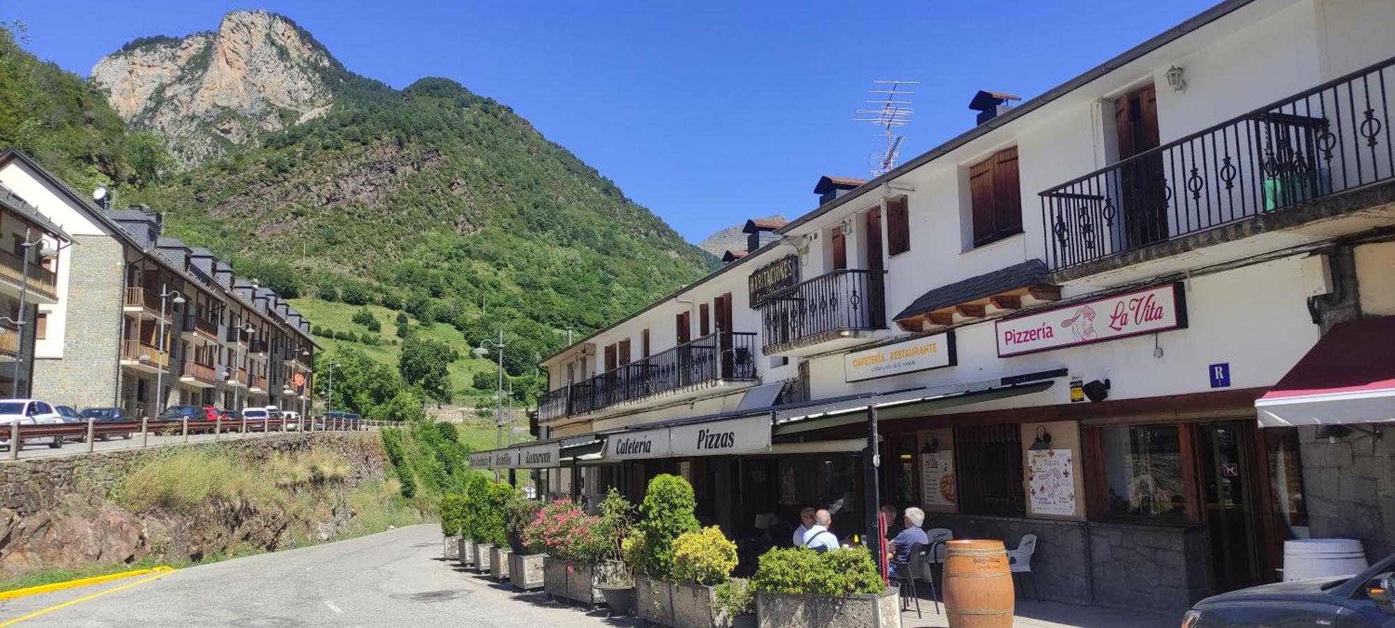Hostal Los Valles Bielsa Extérieur photo