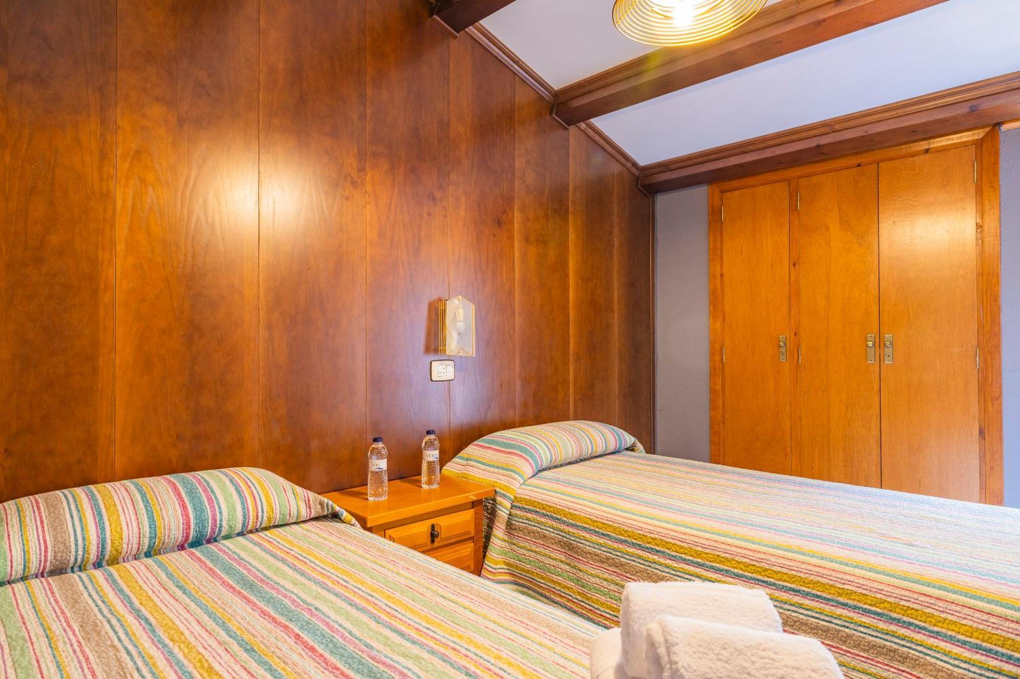 Hostal Los Valles Bielsa Extérieur photo