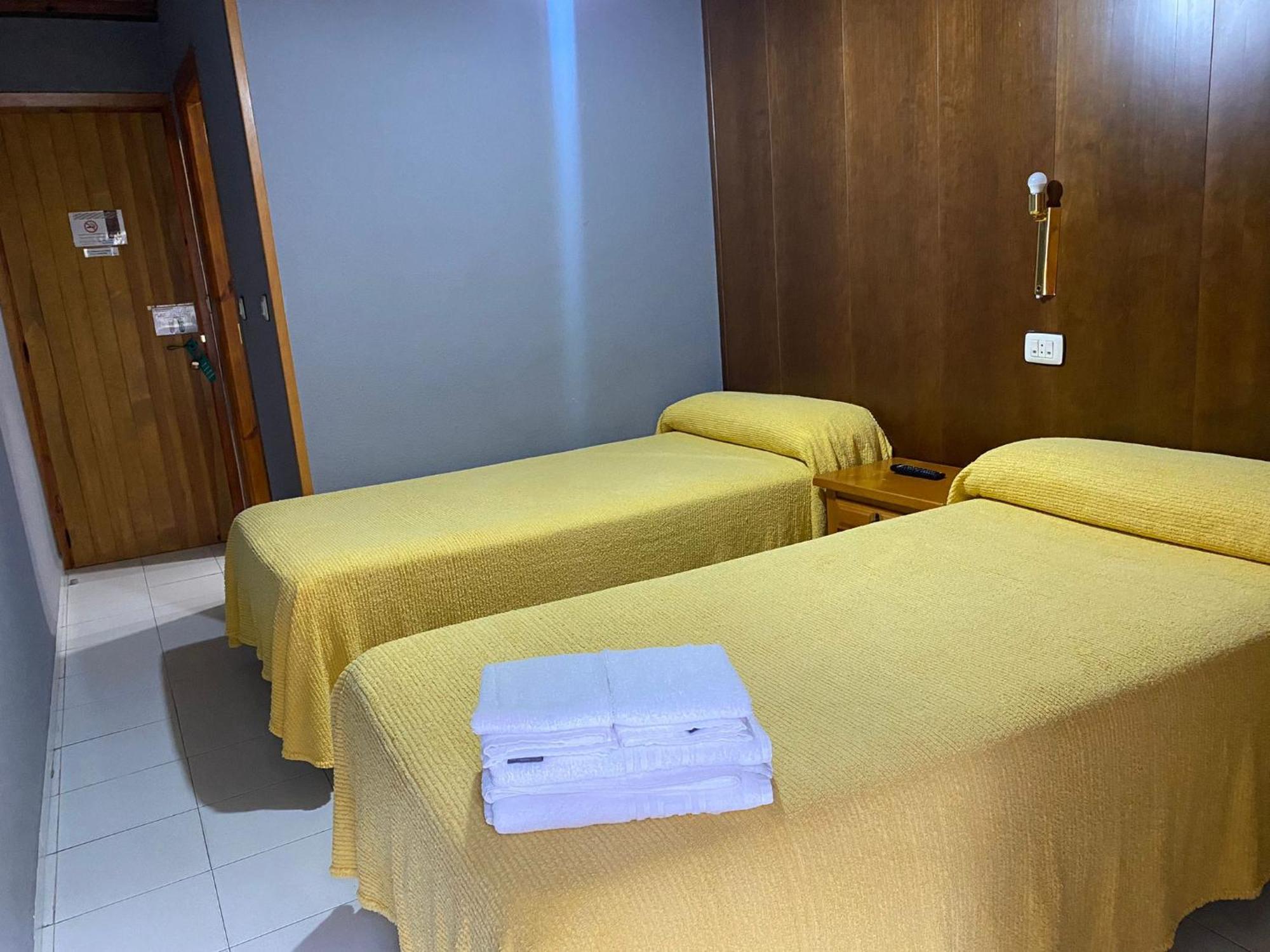 Hostal Los Valles Bielsa Extérieur photo