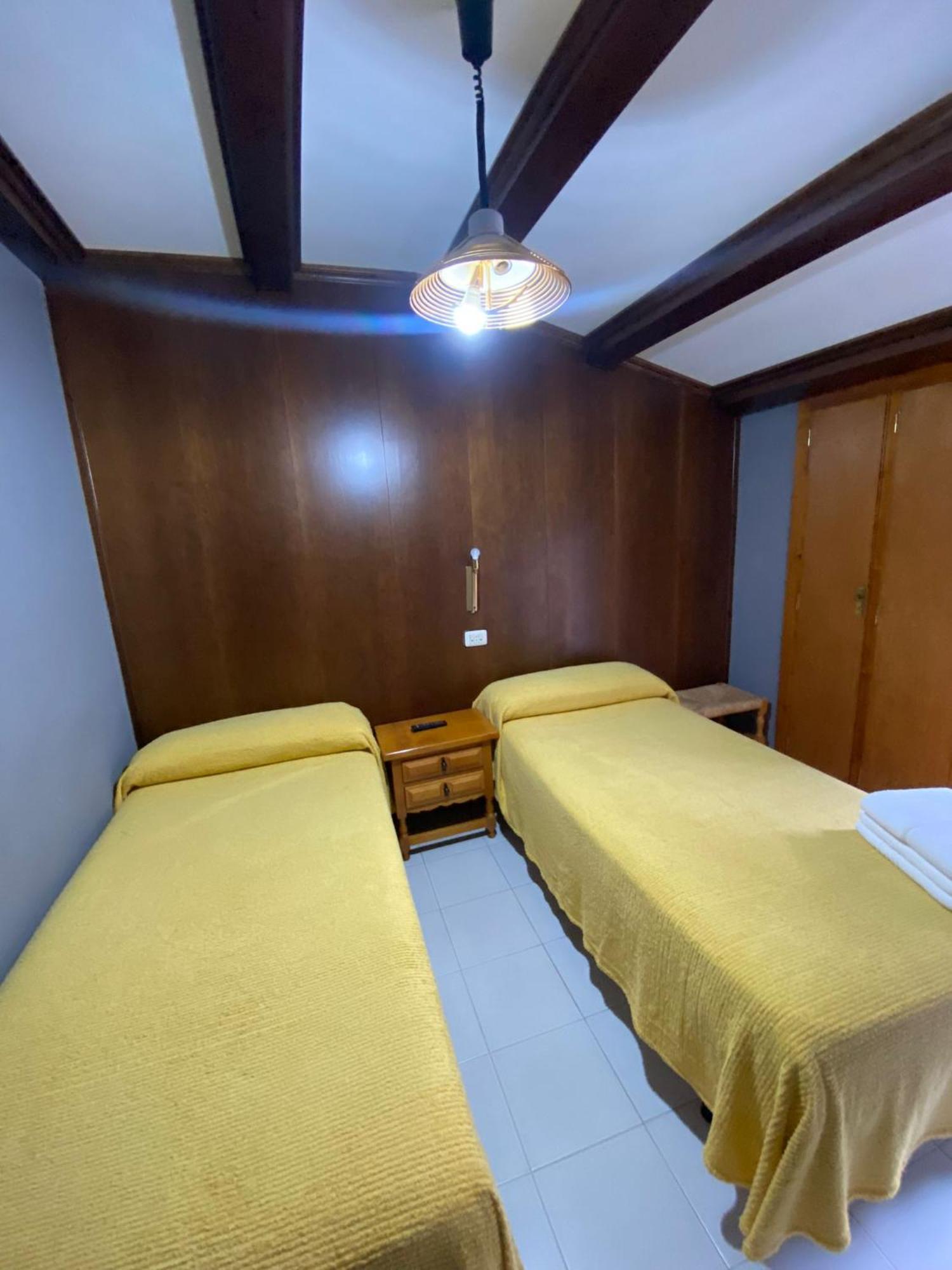Hostal Los Valles Bielsa Extérieur photo