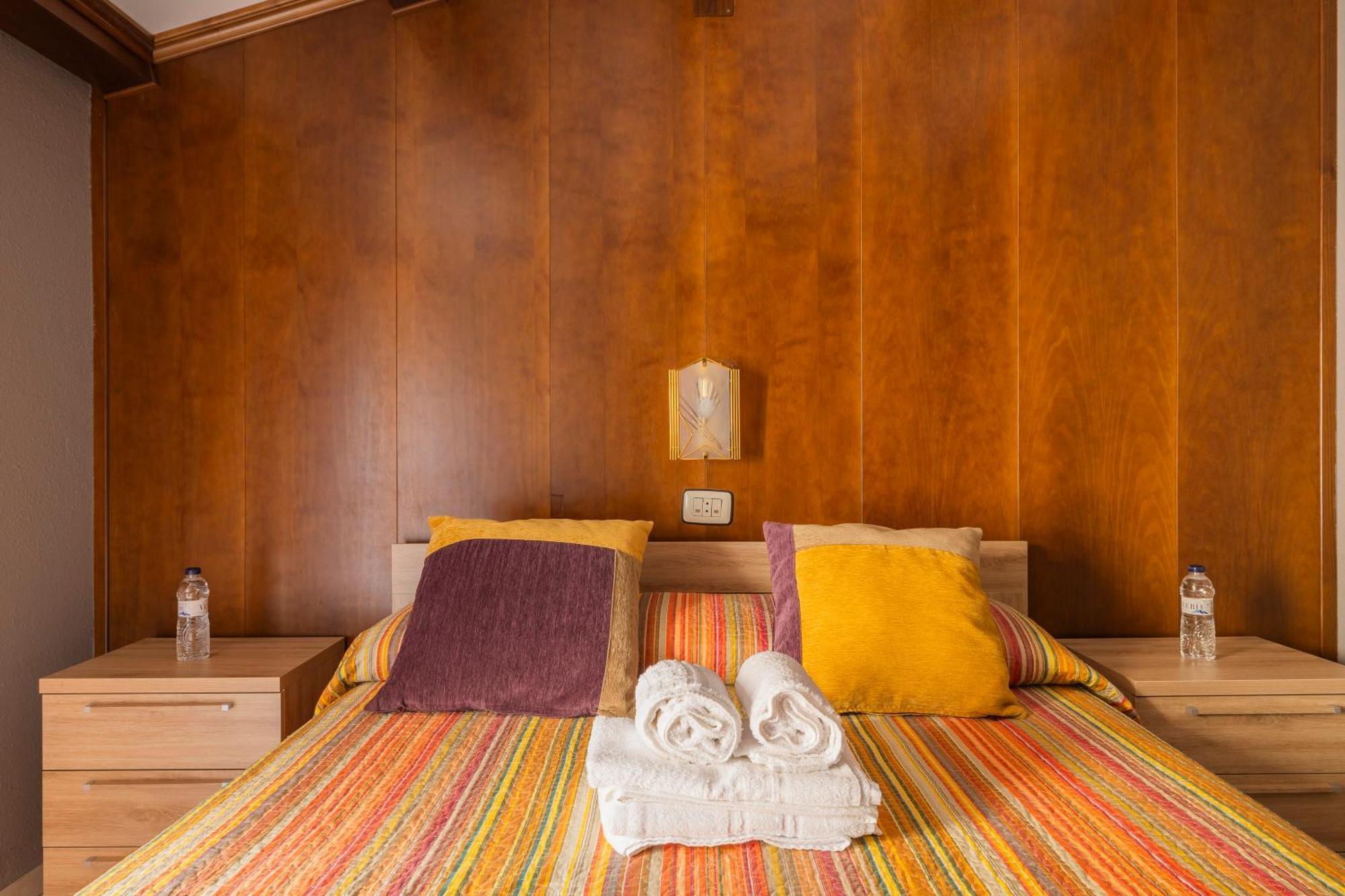Hostal Los Valles Bielsa Extérieur photo