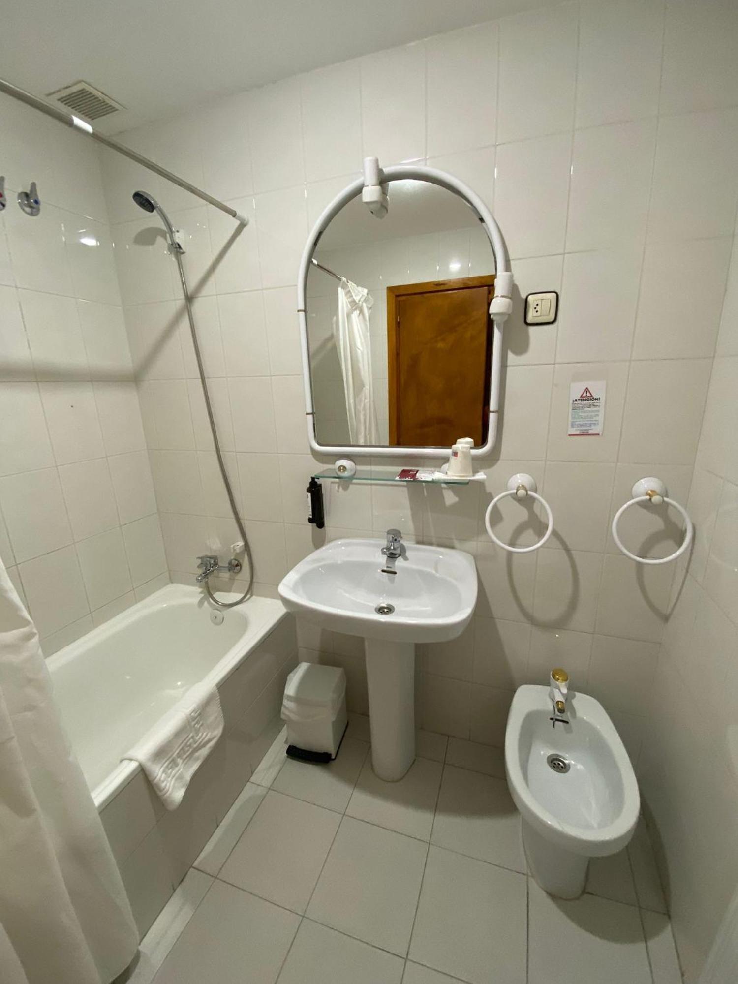 Hostal Los Valles Bielsa Extérieur photo
