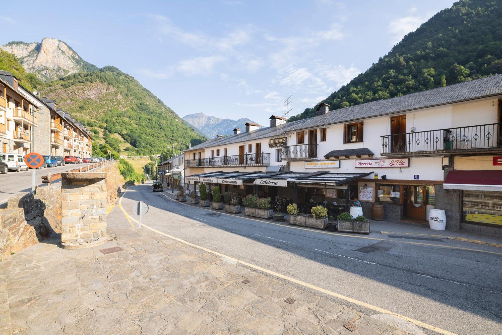 Hostal Los Valles Bielsa Extérieur photo