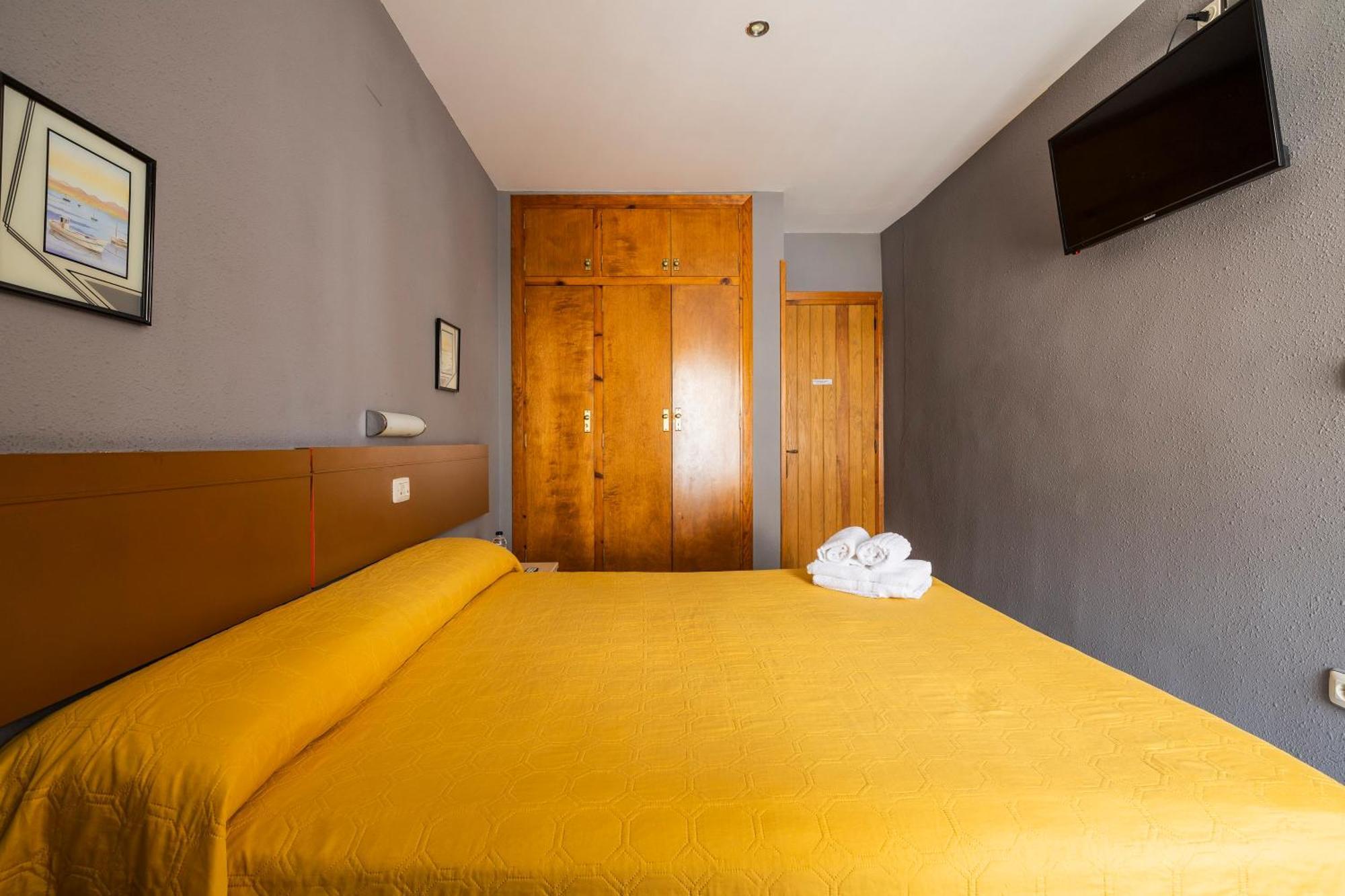 Hostal Los Valles Bielsa Extérieur photo
