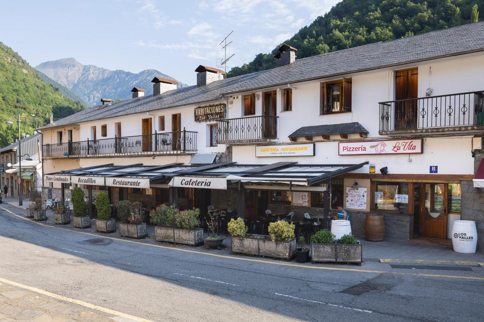 Hostal Los Valles Bielsa Extérieur photo
