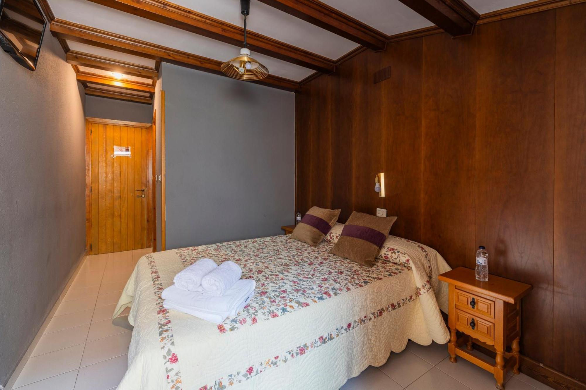 Hostal Los Valles Bielsa Extérieur photo