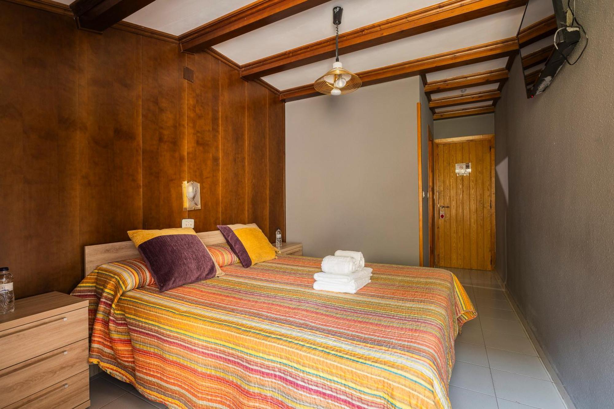 Hostal Los Valles Bielsa Extérieur photo